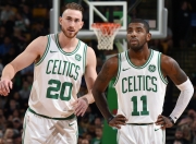 开云平台-骑士轻取国王，保罗东决关键战接管比赛，老将的智慧与王者的归来