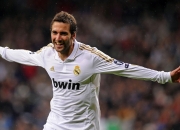 开云体育登录-赛道上的绝对统治，维斯塔潘关键制胜，红牛车队完胜索伯车队