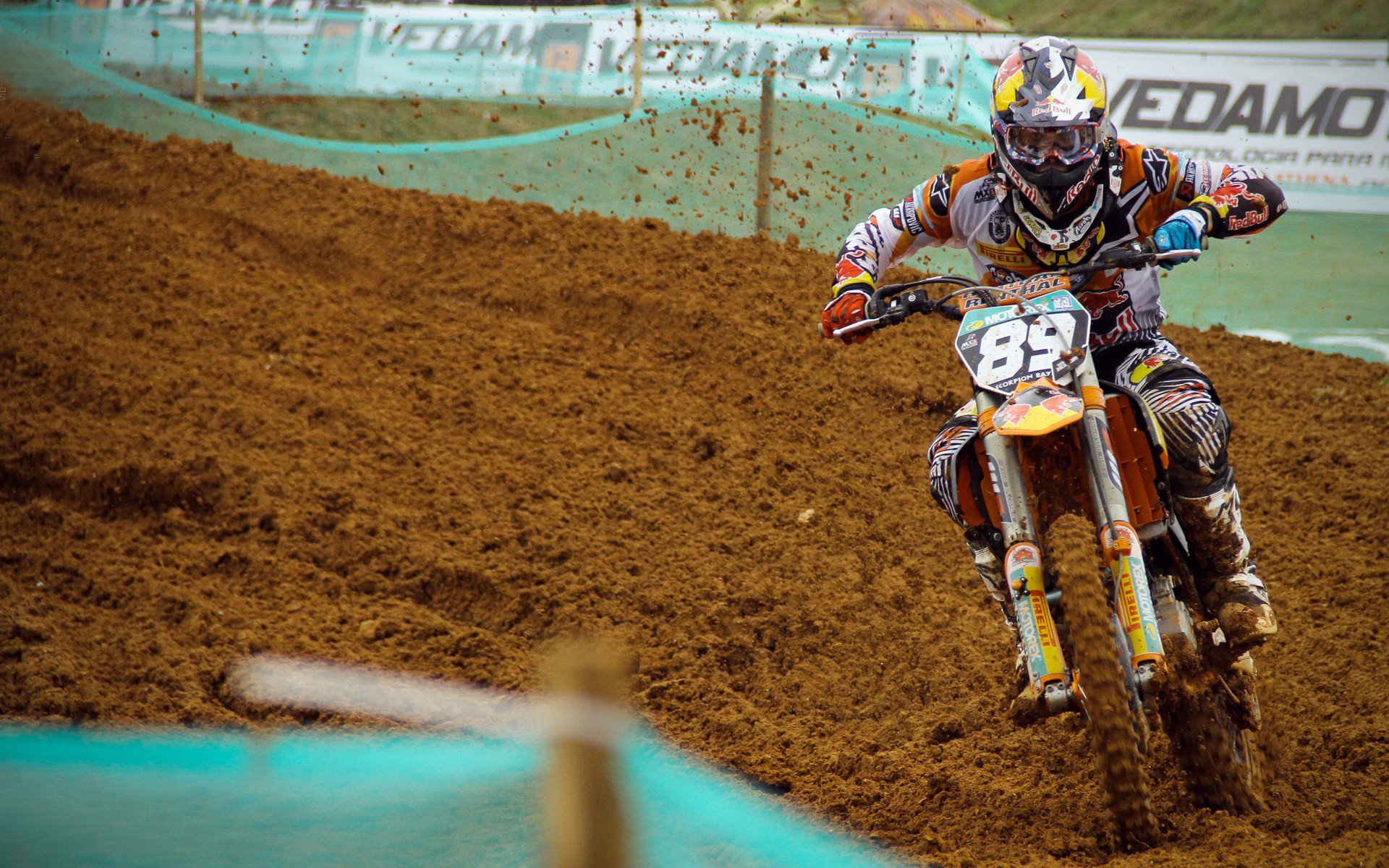 绿茵与硬木,跨越时空的末节哲学